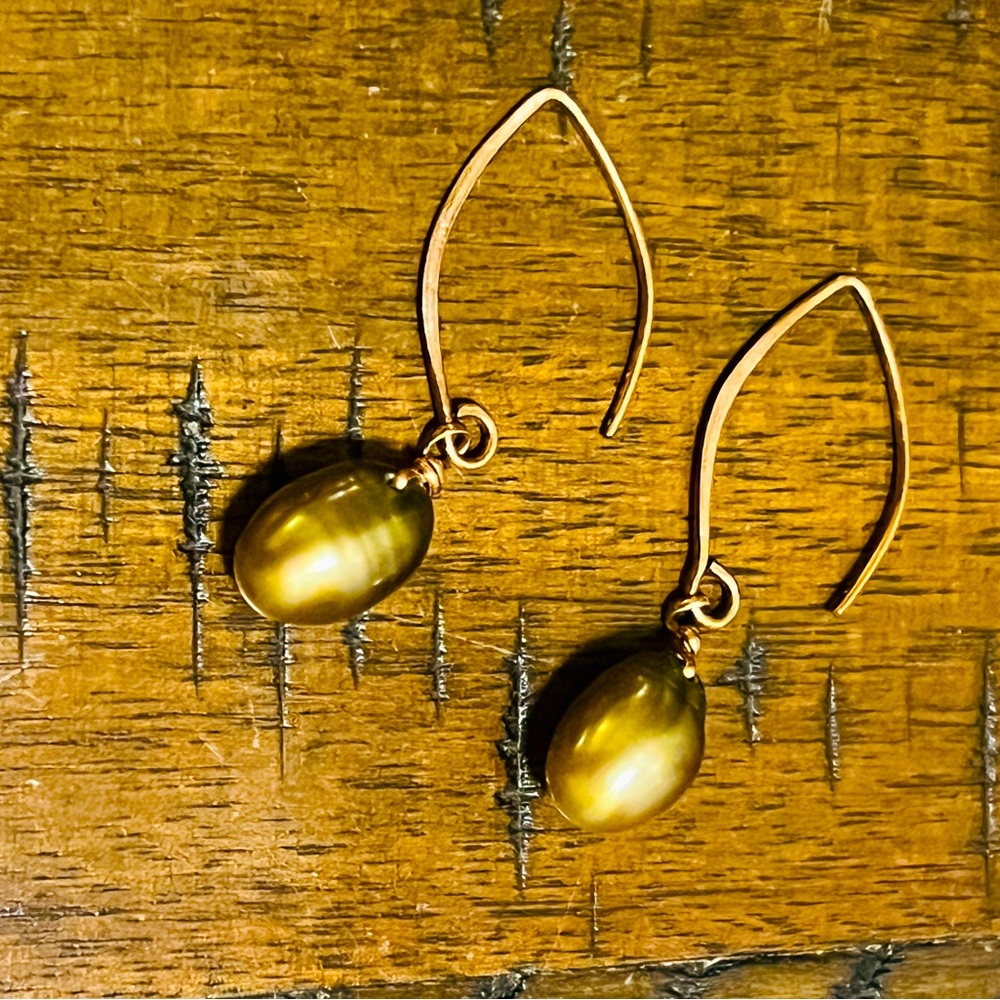 Green gold ombré freshwater pearl earrings